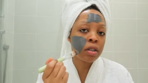 HOW TO APPLY CLAY MASK