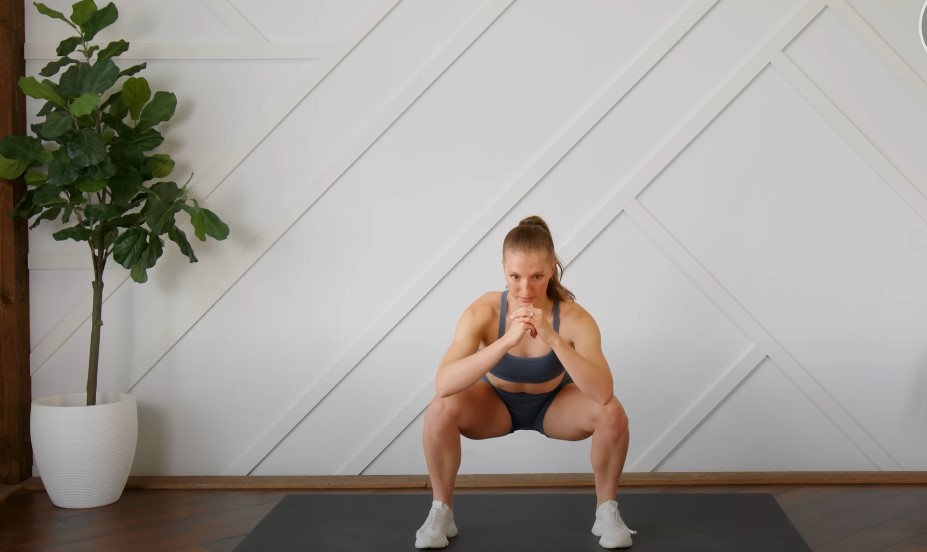 Sumo squat exercise tips