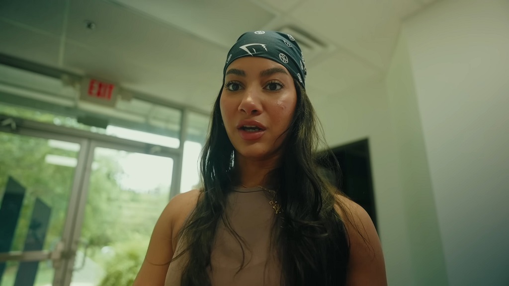 Analis Cruz, one of the rising fitness models capturing attention with strength and style